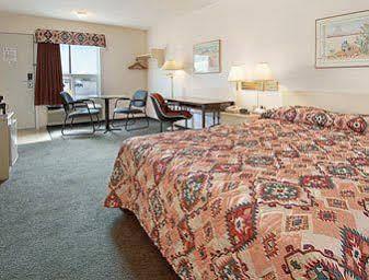 Super 8 By Wyndham Meadow Lake Esterno foto