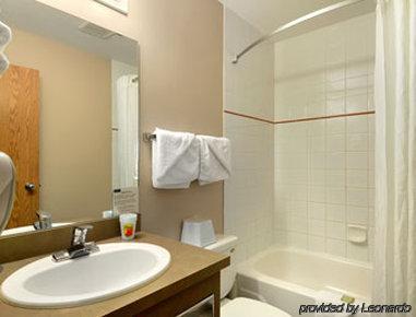 Super 8 By Wyndham Meadow Lake Esterno foto
